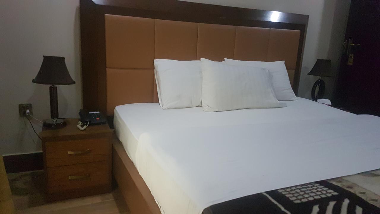 Midtown Hotel Ραβαλπίντι Εξωτερικό φωτογραφία